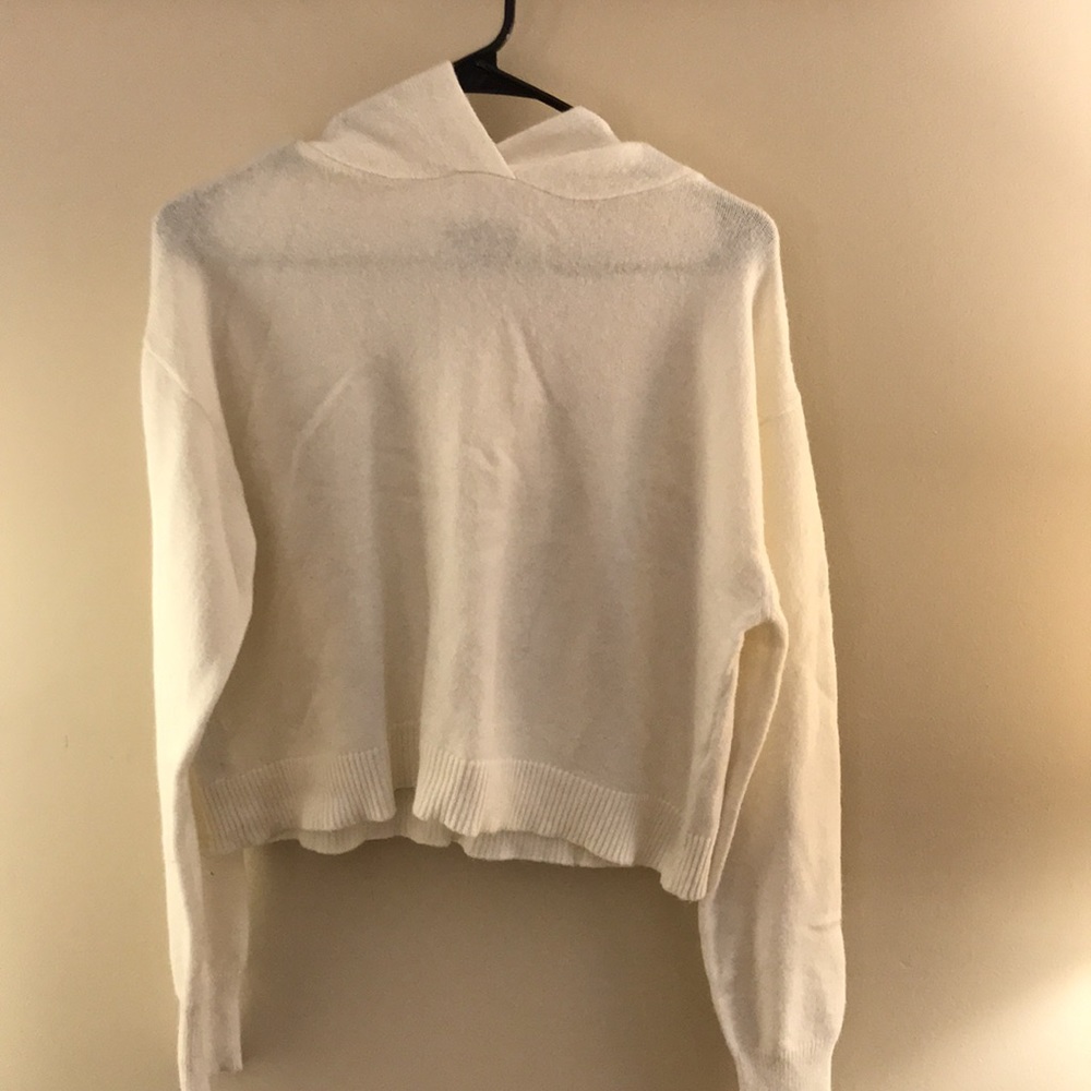 Multiple Sweaters - Picture 3 of 7